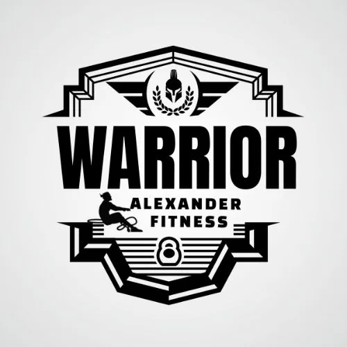 A WARRIOR Alexander Fitness monokróm címerlogója: babérkoszorús spártai sisak, szárnyak és kettlebell